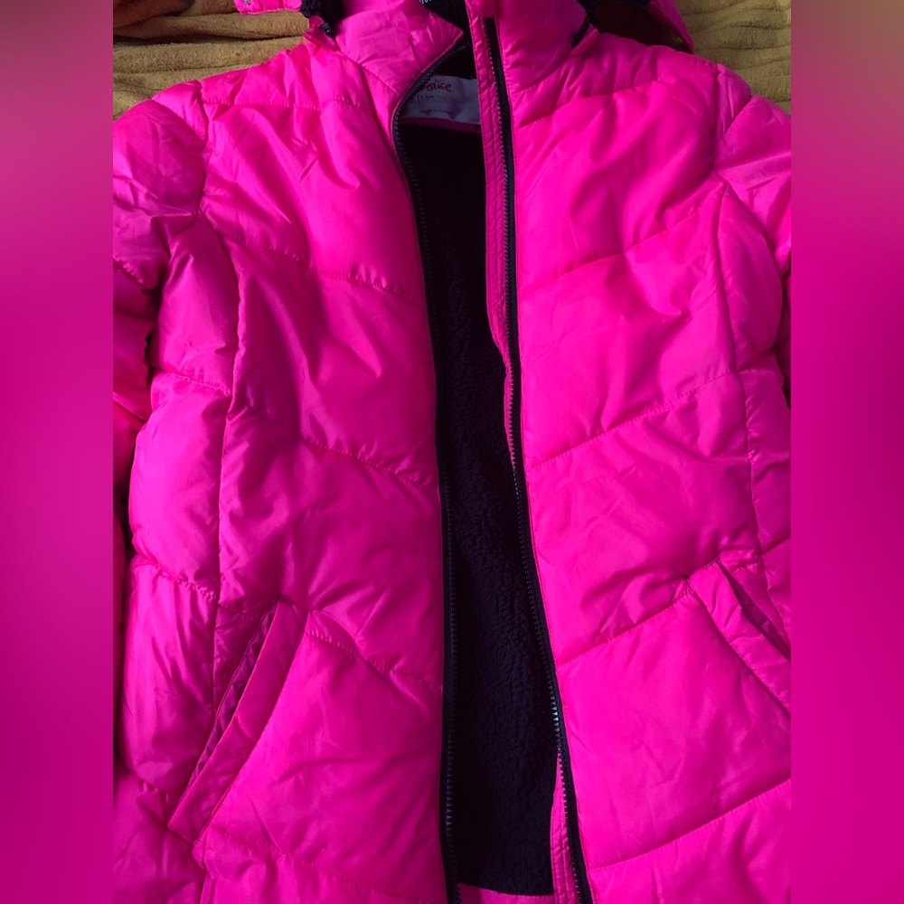 Pink coat - Picture 2 of 3
